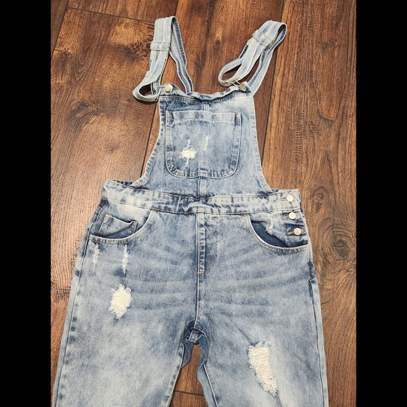 Distressed Denim Overalls - Picture 12 of 16